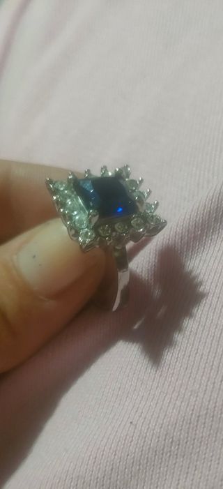 Anillo plata con Baño Oro Blanco con Zafiro Azul