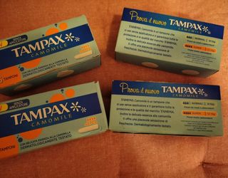 Tampax Camomille Assorbenti Interni - 4 scatole.