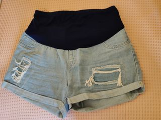 Pantalón corto premamá vaquero desgastado
