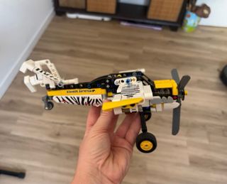 LEGO Avión 42198 Wildlife Service