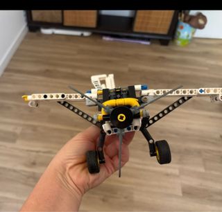 LEGO Avión 42198 Wildlife Service