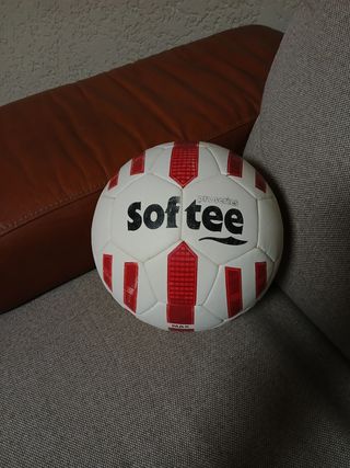 Bola de futebol.