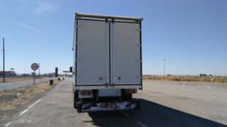 Se vende camión caja aluminio 7.65 largo lonas