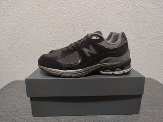 New Balance 2002R Negro Gris