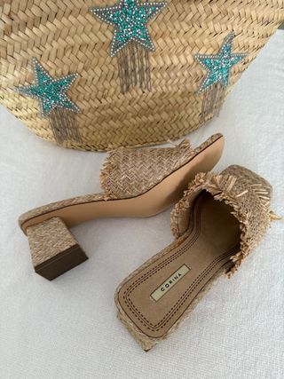 Chanclas Corina tacón ancho bajo