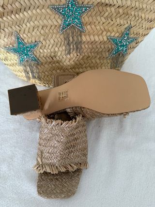 Chanclas Corina tacón ancho bajo