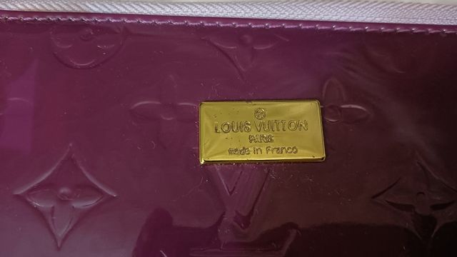 Cartera tipo Louis Vuitton Morada Charol