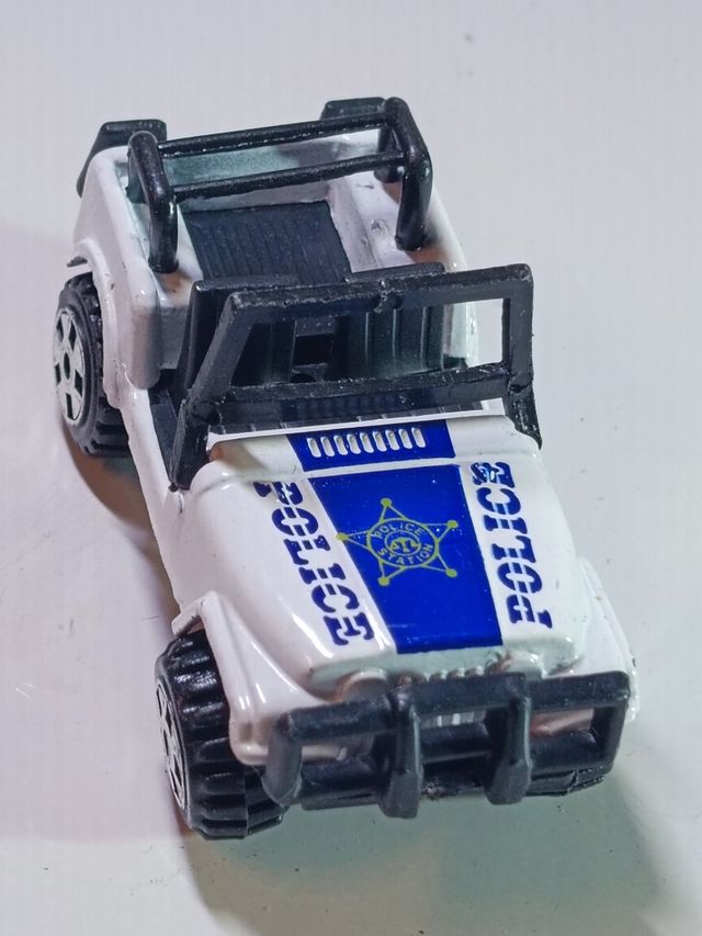 COCHE JEEP CJ-7 POLICÍA 1/64