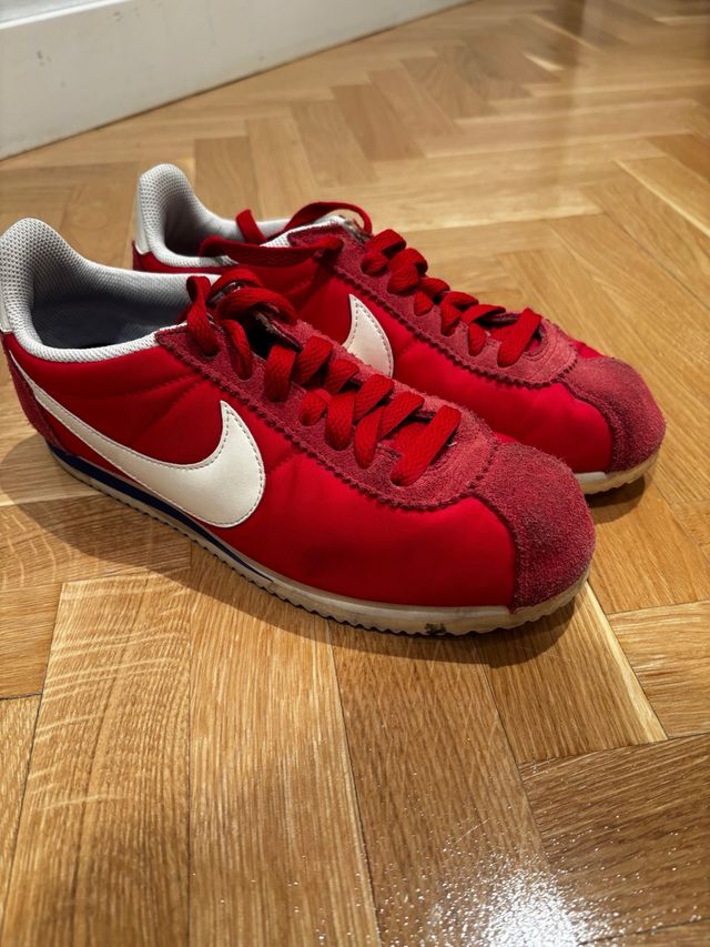 Nike Cortez Rojas T 38. Mujer. Dan poca talla