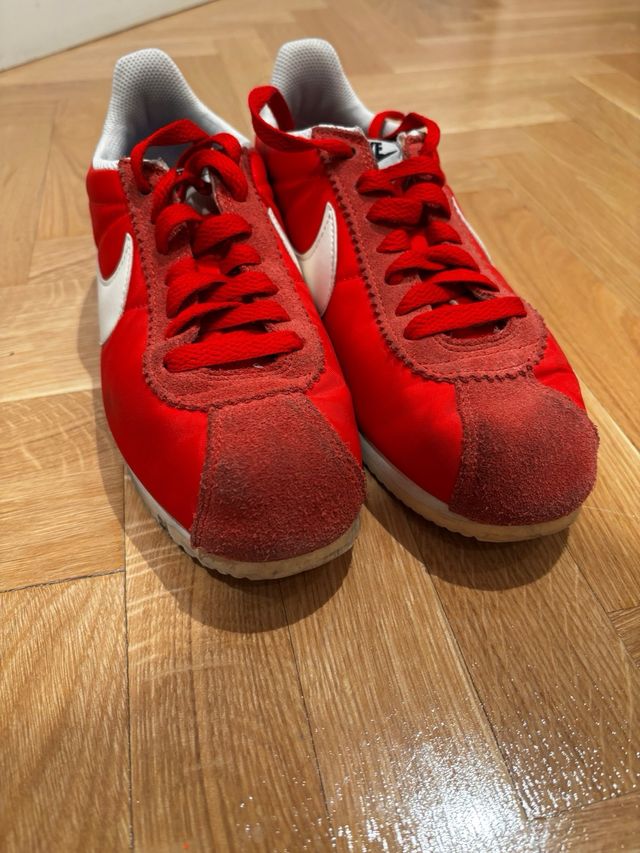 Nike Cortez Rojas T 38. Mujer. Dan poca talla