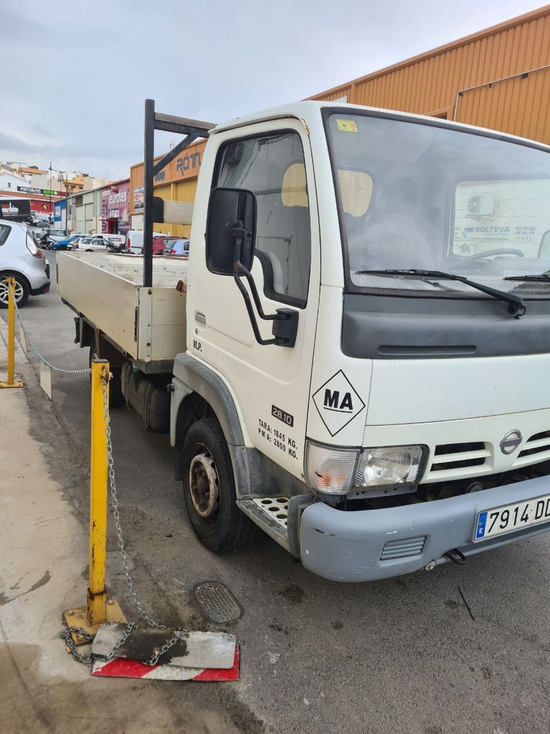 Nissan Cabstar 2005 - foto 1