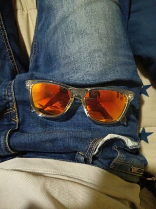 Gafas de sol hombre lentes naranjas
Pago en mano