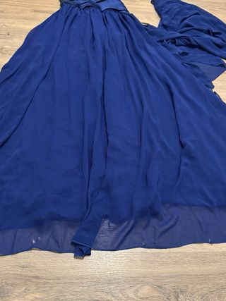 Vestido fiesta Pronovias gasa azul con chal