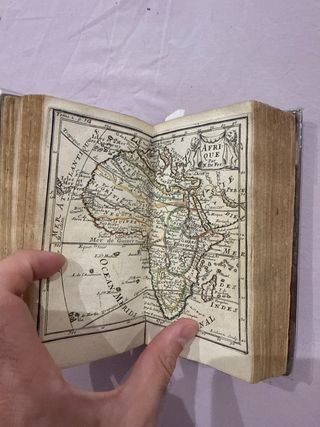 Geographie de Mr. Robbe - En Deux Tomes 1689.