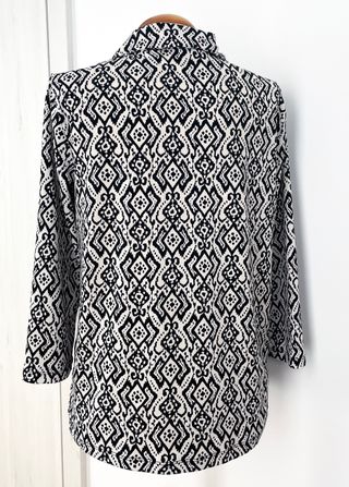 Blusa Elástica Blanca Motivos Negros | S-M-L