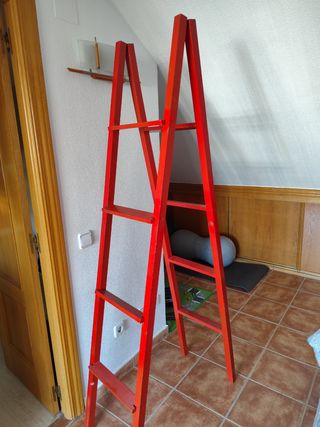 Escalera Tijera Madera Roja Vintage