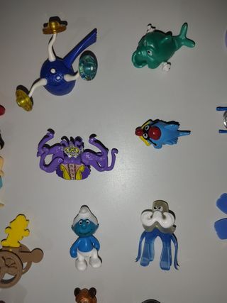 Lote figuras huevos sorpresa