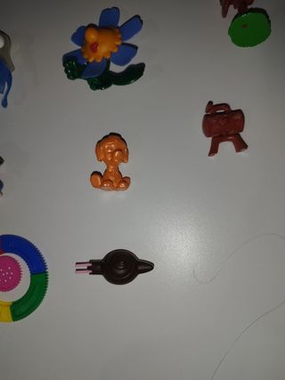 Lote figuras huevos sorpresa