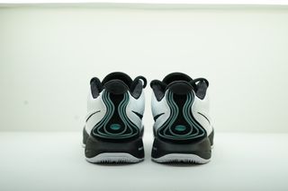Nike Lebron XXI Blanco/Negro Talla 38