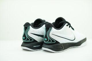 Nike Lebron XXI Blanco/Negro Talla 38