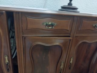 Mueble de madera marrón70 años antigüedad .Calidad