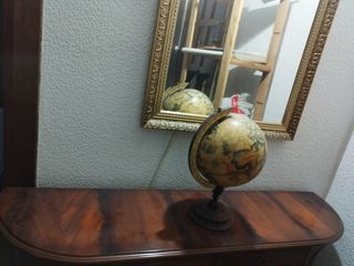 Mueble de madera marrón70 años antigüedad .Calidad