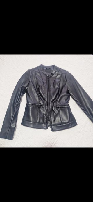 Cazadora Salsa efecto piel negra