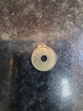 Moneda España 1996 con agujero