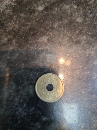 Moneda España 1996 con agujero