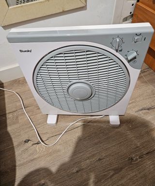 Hola Ventilador de mesa blanco