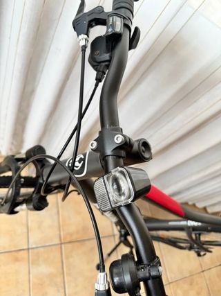Bicicleta híbrida Riverside 500 de aluminio, nueva