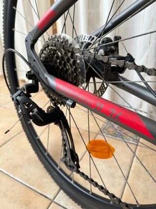 Bicicleta híbrida Riverside 500 de aluminio, nueva