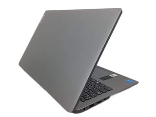pc portatil lenovo 82h8