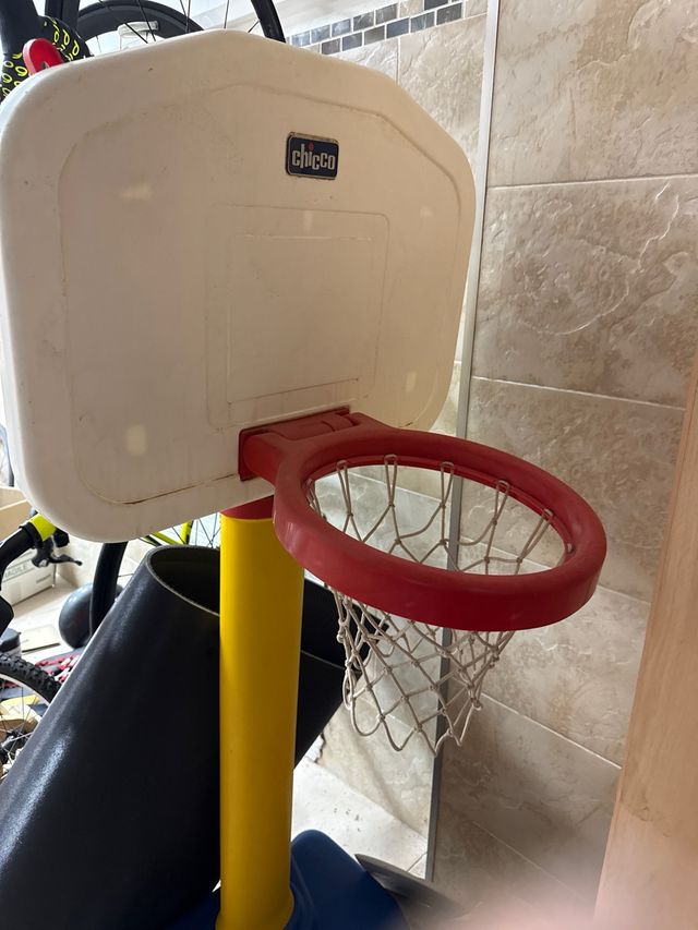 Canasta de baloncesto infantil