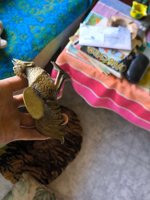 Gallos de pelea de bronce