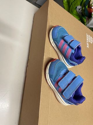 Scarpe Adidas Bambino Blu e Rosa20