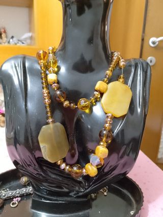 Collana lunga simil ambra