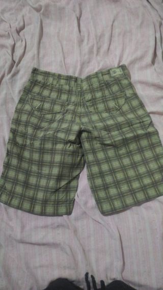 Pantaloncini a quadri marrone e verdi