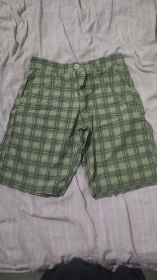 Pantaloncini a quadri marrone e verdi