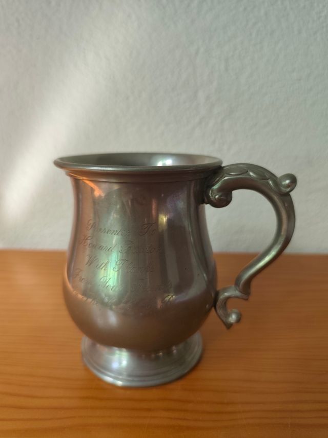 Jarra vintage de metal