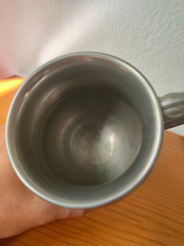 Jarra vintage de metal