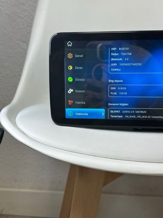 Radio pantalla Universal