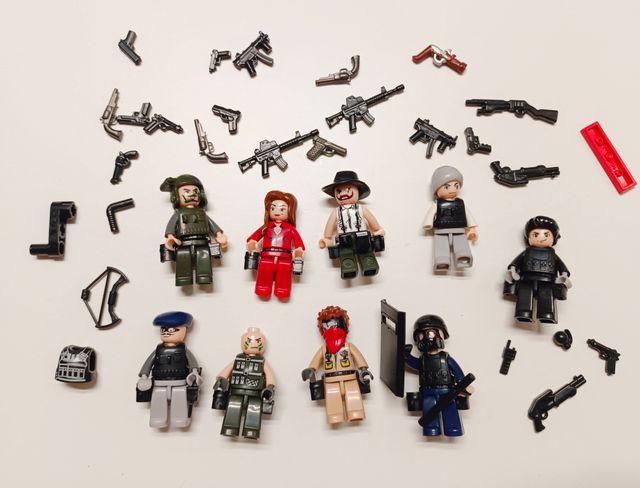 Lote muñecos, figuras soldados y armas Lego