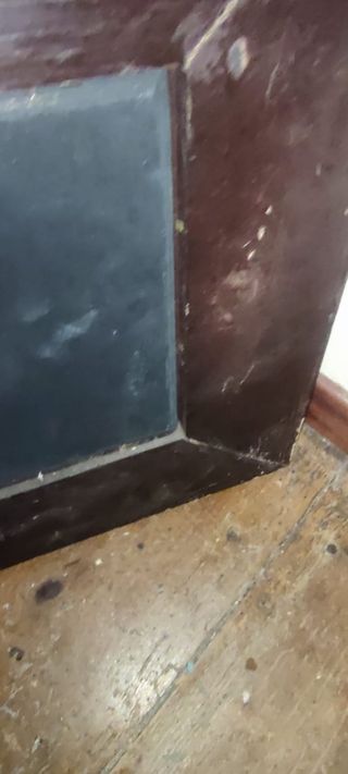 Pintura antigua con marco dorado