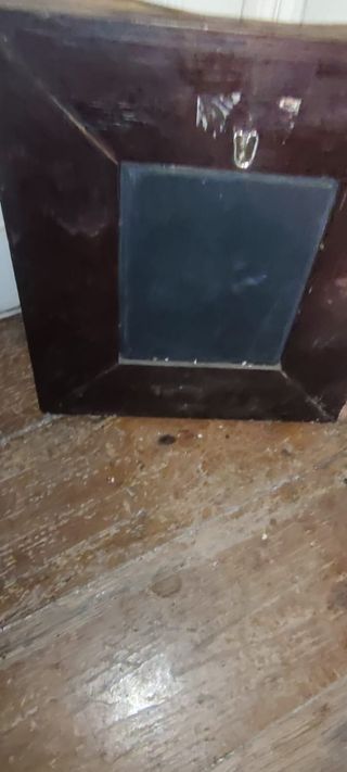 Pintura antigua con marco dorado