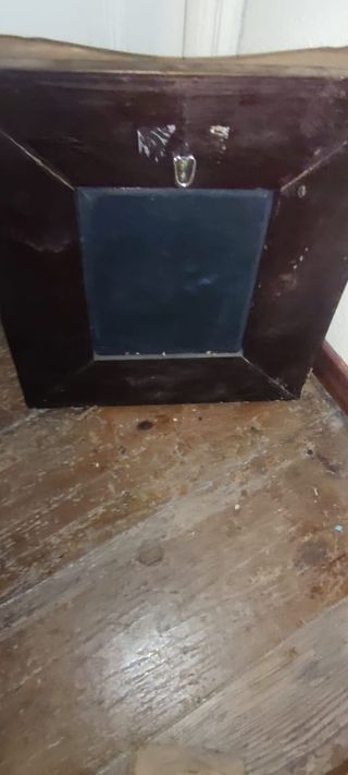 Pintura antigua con marco dorado