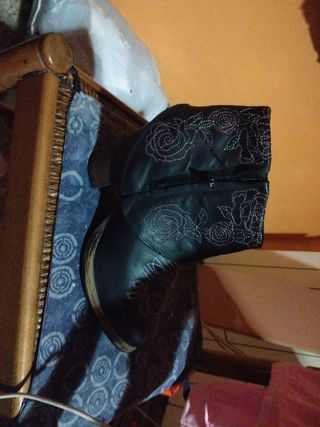 Botín Guess Negro Mujer