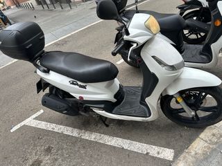 Peugeot Tweet 125cc Scooter