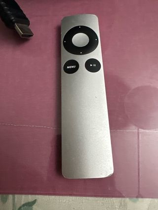 Apple TV con mando