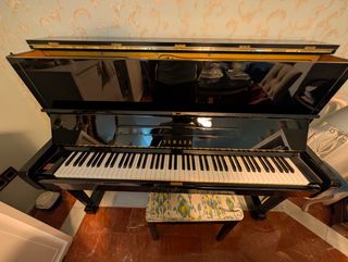 Piano Yamaha U1